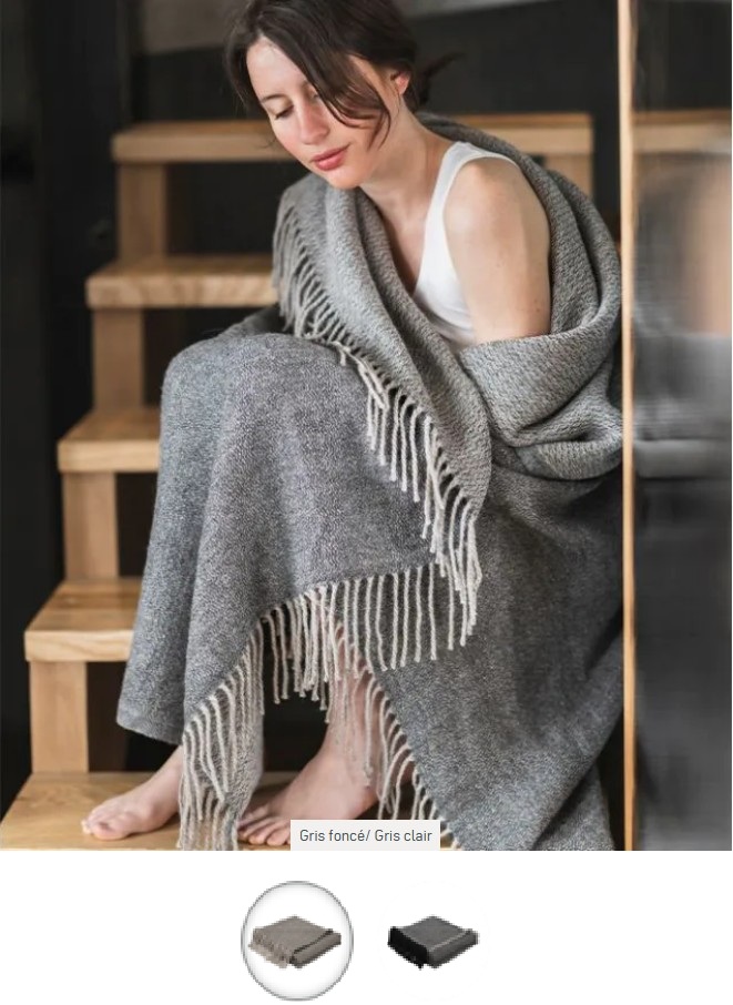 Apolo, plaid, baby lama, Brun de Vian-Tiran (Frankrijk)